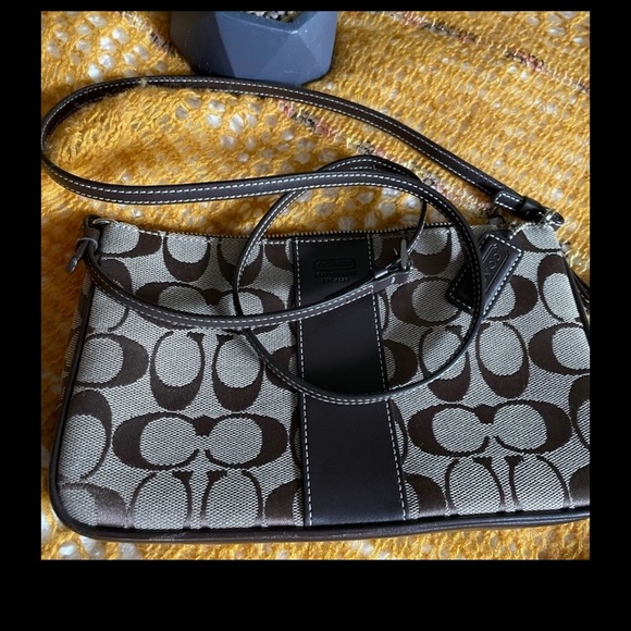 Coach bag crossbody bag Coach Signature small crossbody bag - Picture 3 of 8